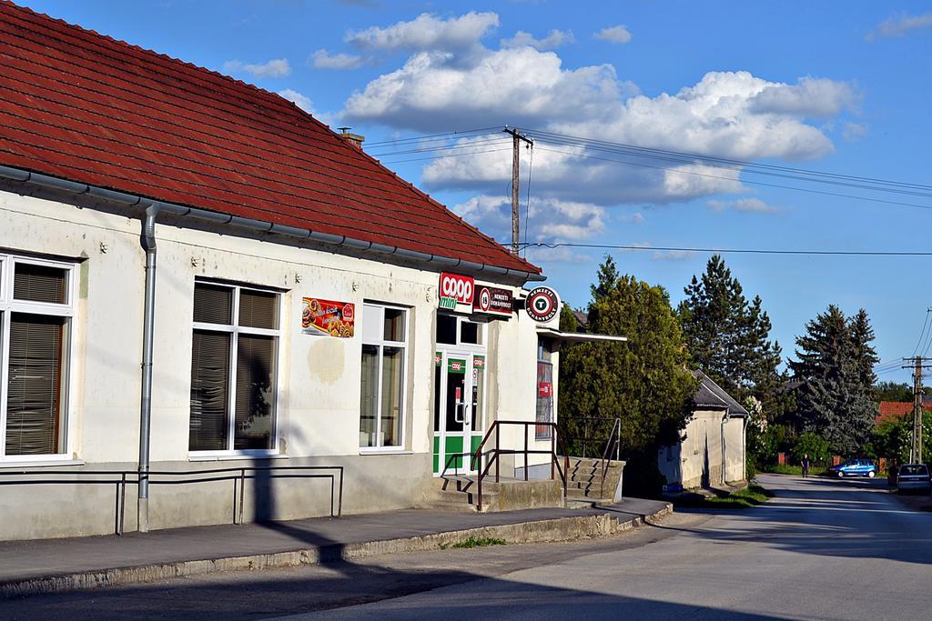 Ferenc Wellnes Apartment Csajág Eksteriør bilde